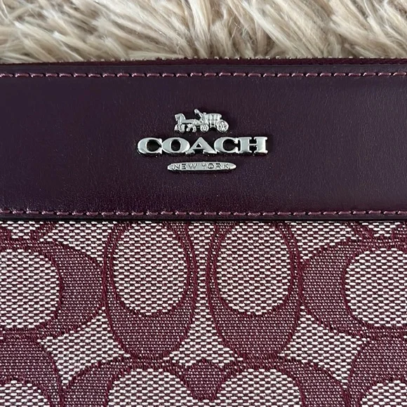 Auth COACH Long Zip Around Wallet in Signature Canvas - Picture 2 of 16